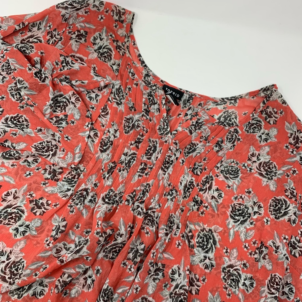 TORRID Women's Red Black Rose Blouse 3/4” Sleeve Sz 3 P9